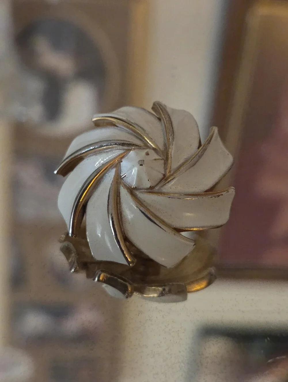 Vintage Crown Trifari White Thermoset Clip On Earrings